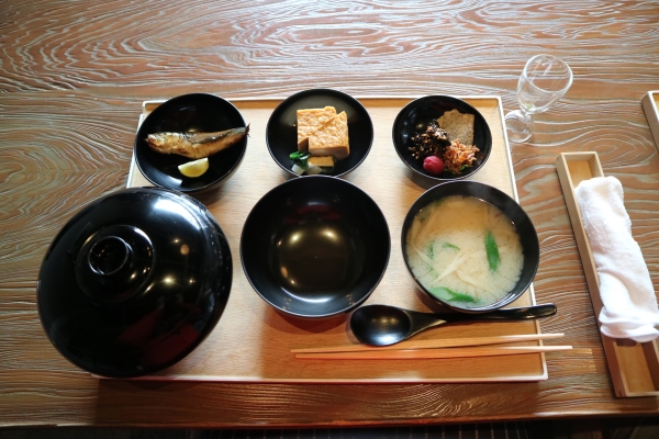 일식당 야쿠모 사료.