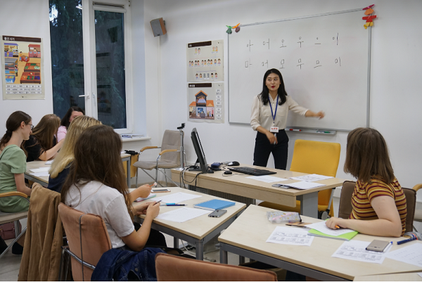 리투아니아 빌뉴스 세종학당에서 한국어 수업이 진행되고 있다. [사진=문화체육관광부]